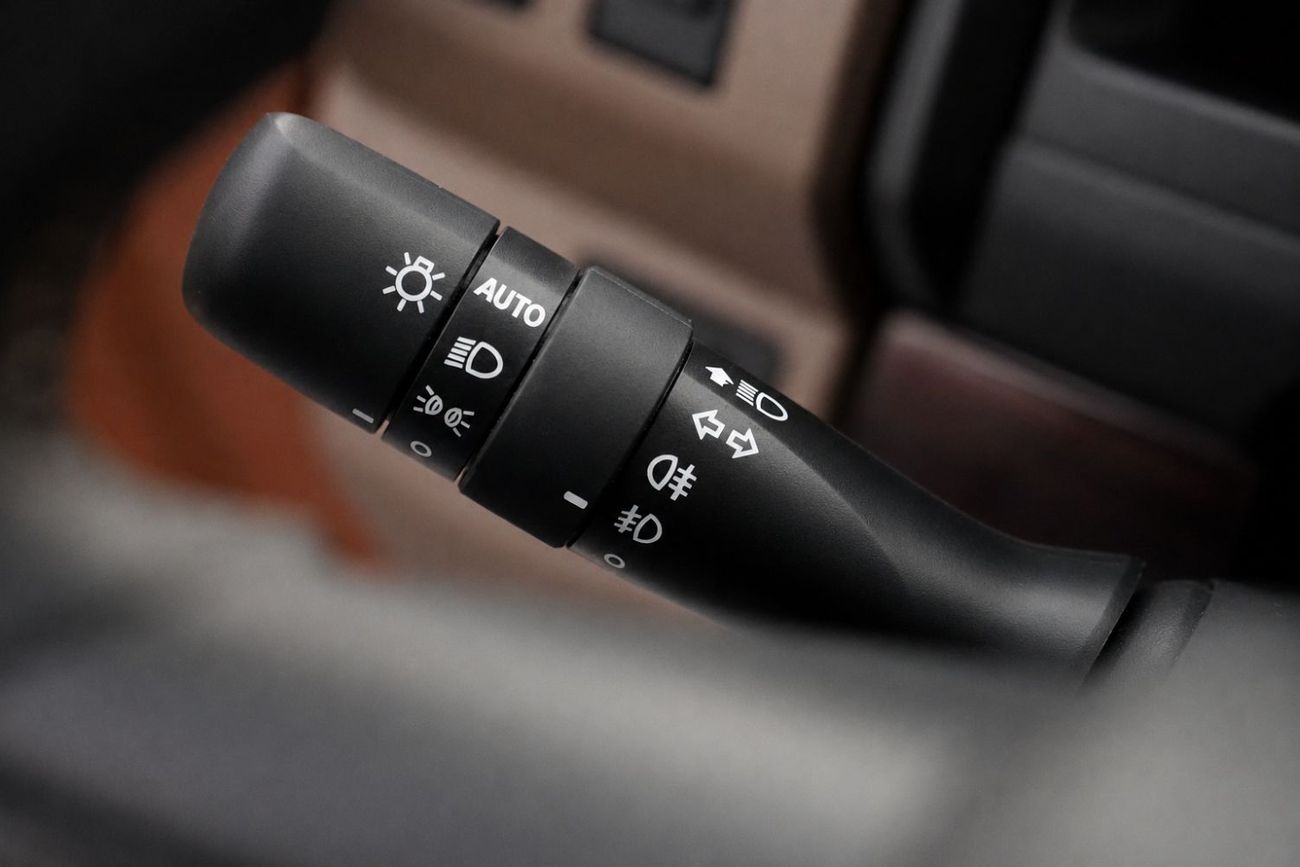 تويوتا لاند كروزر بيك آب S-DLX - DC 4x4 AT