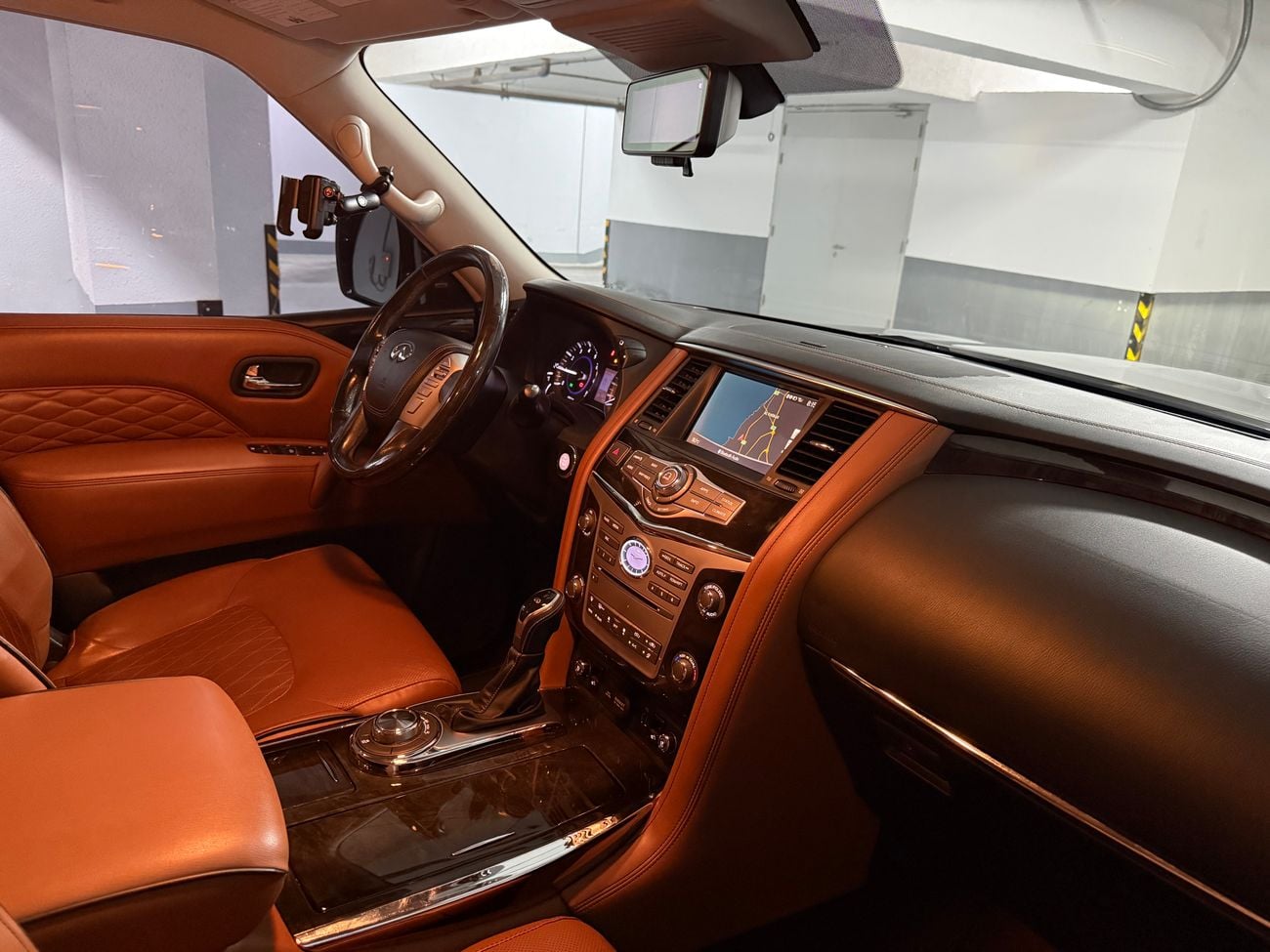Infiniti QX80 LUXE SENSORY PROACTIVE