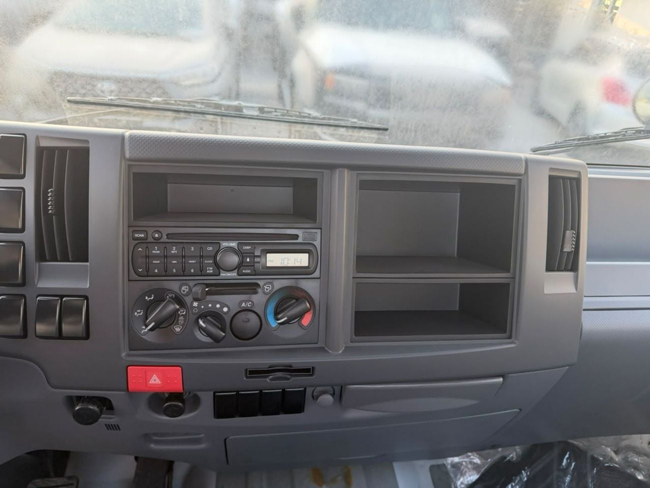 Isuzu NPR STANDARD