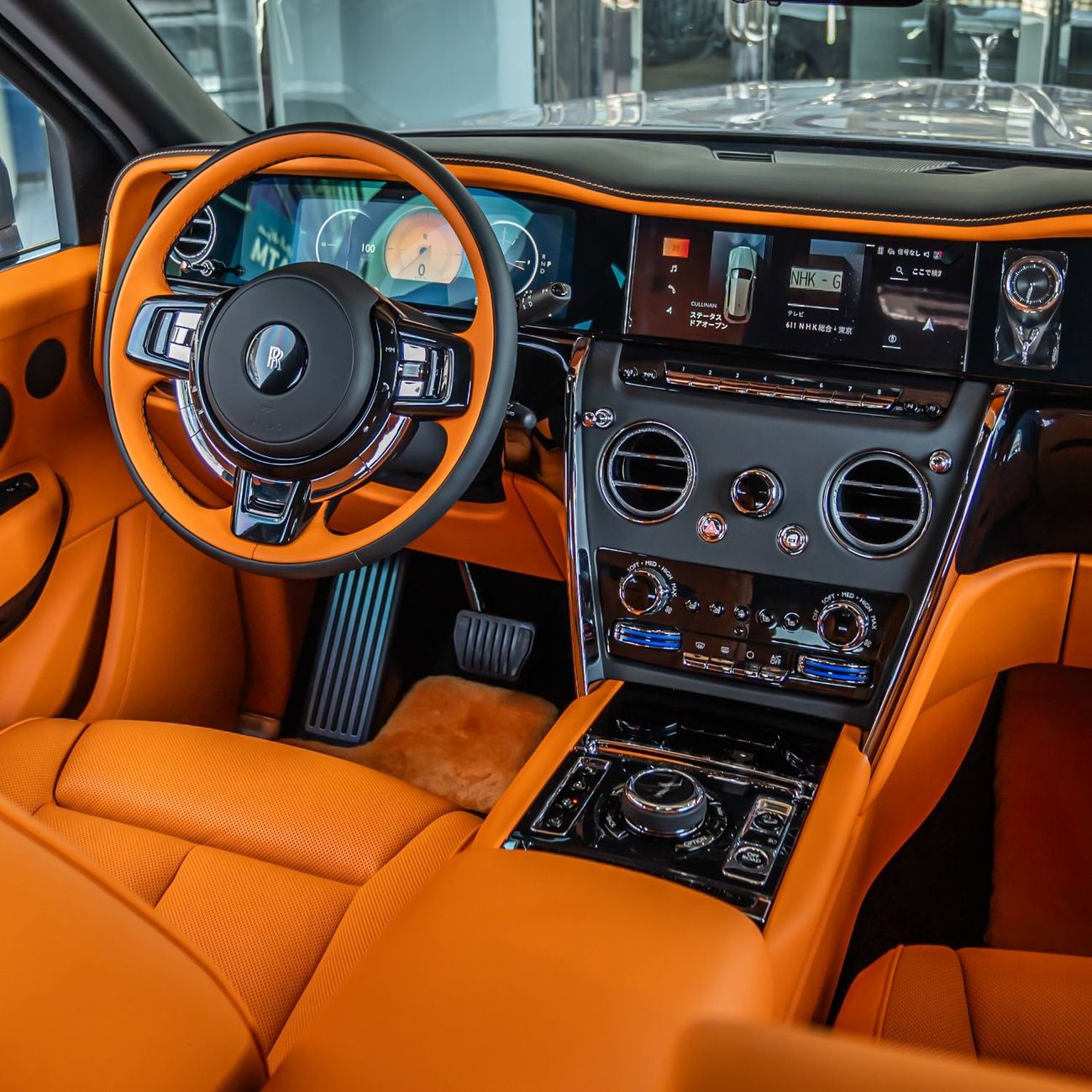 Rolls Royce Cullinan SILVER BADGE