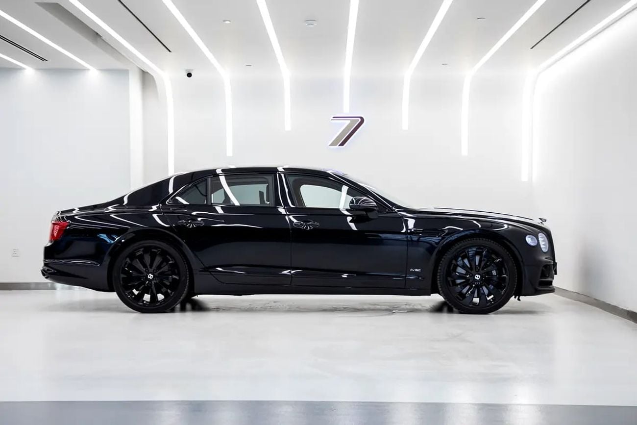 بنتلي فلاينج سبور W12 FLYNG SPUR | FULL OPTION | EXCELLENT CONDITION | FULL SERVICE | BLACK ADDITIONAL