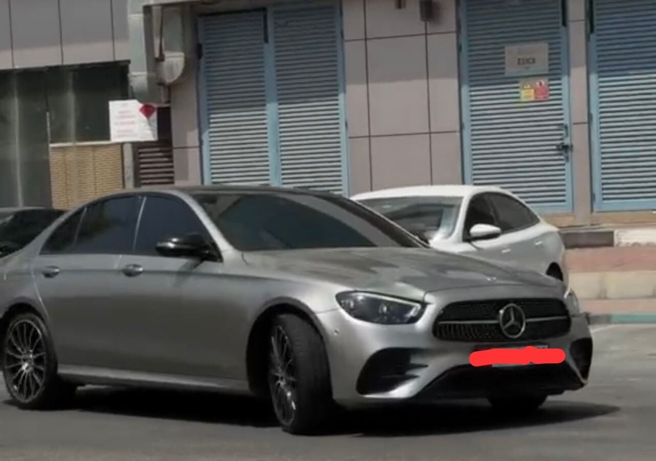 Mercedes Benz E300 AMG Panoramic Roof + 360 Camera + Head-Up Display + Premium Sound