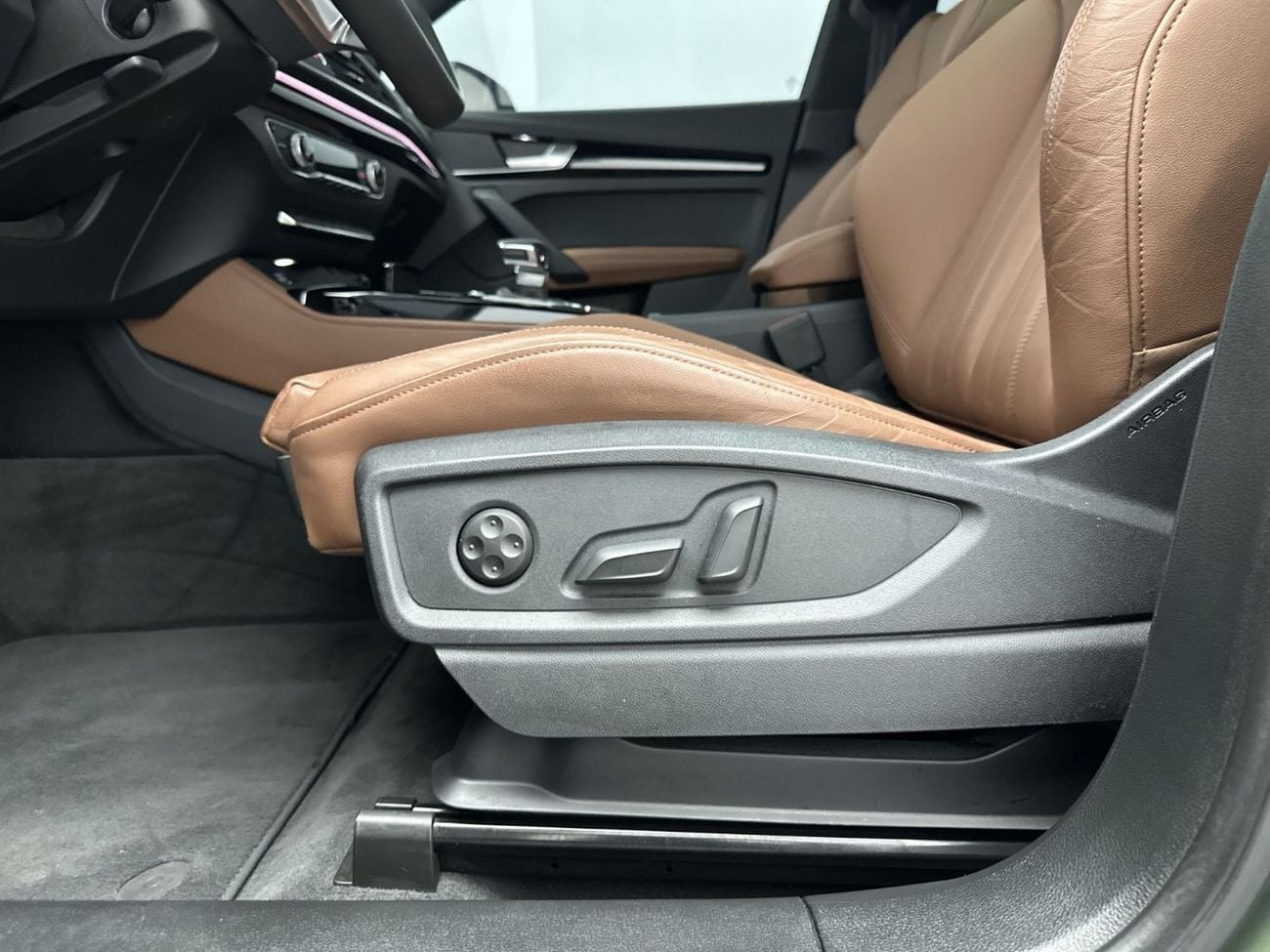 Audi Q5 45 TFSI S-LINE quattro 249hp (Ref# 40908)