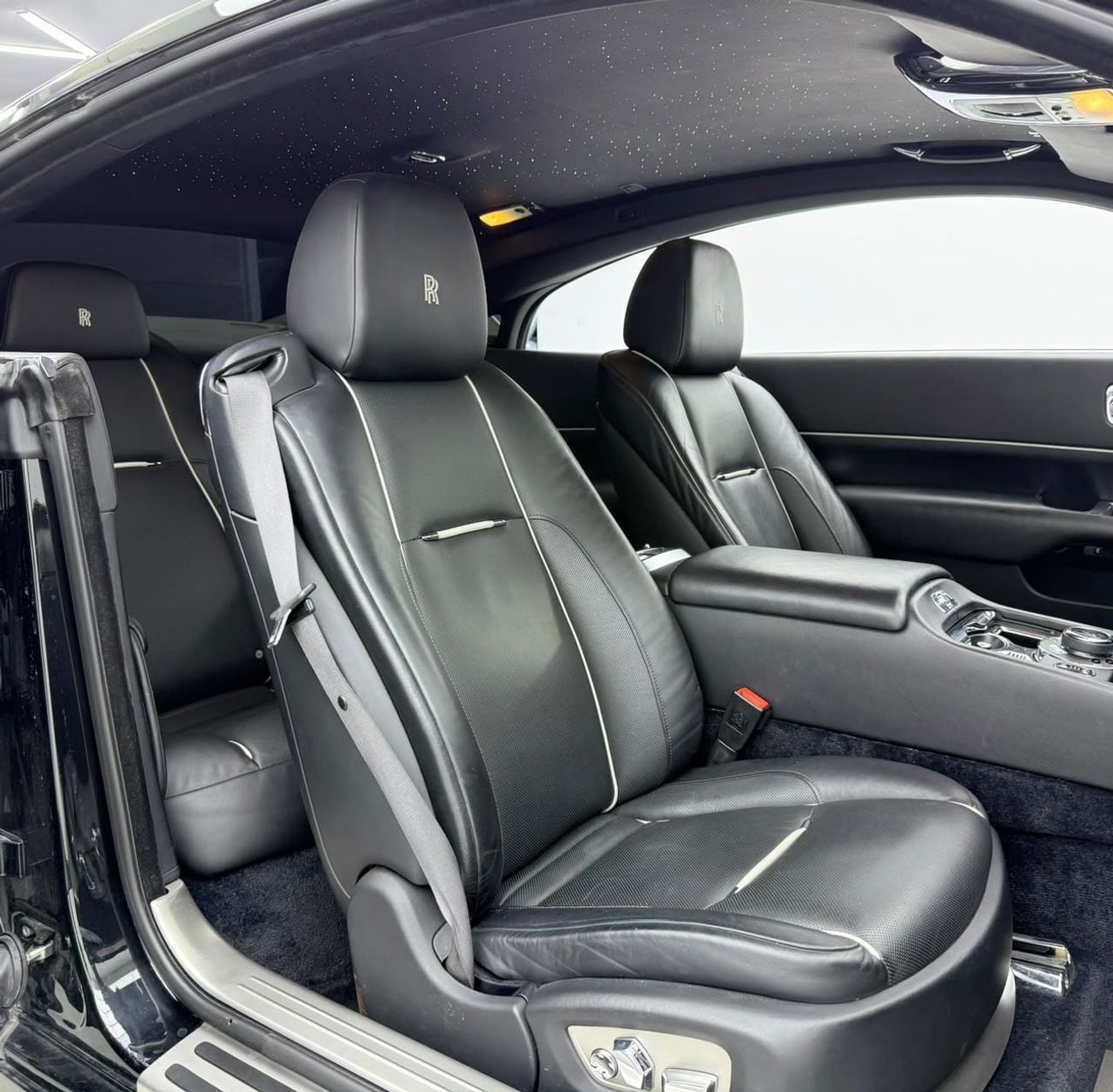 Rolls Royce Wraith STANDARD 2016 Rolls-Royce Wraith, V12, Excellent Condition, GCC Specs.