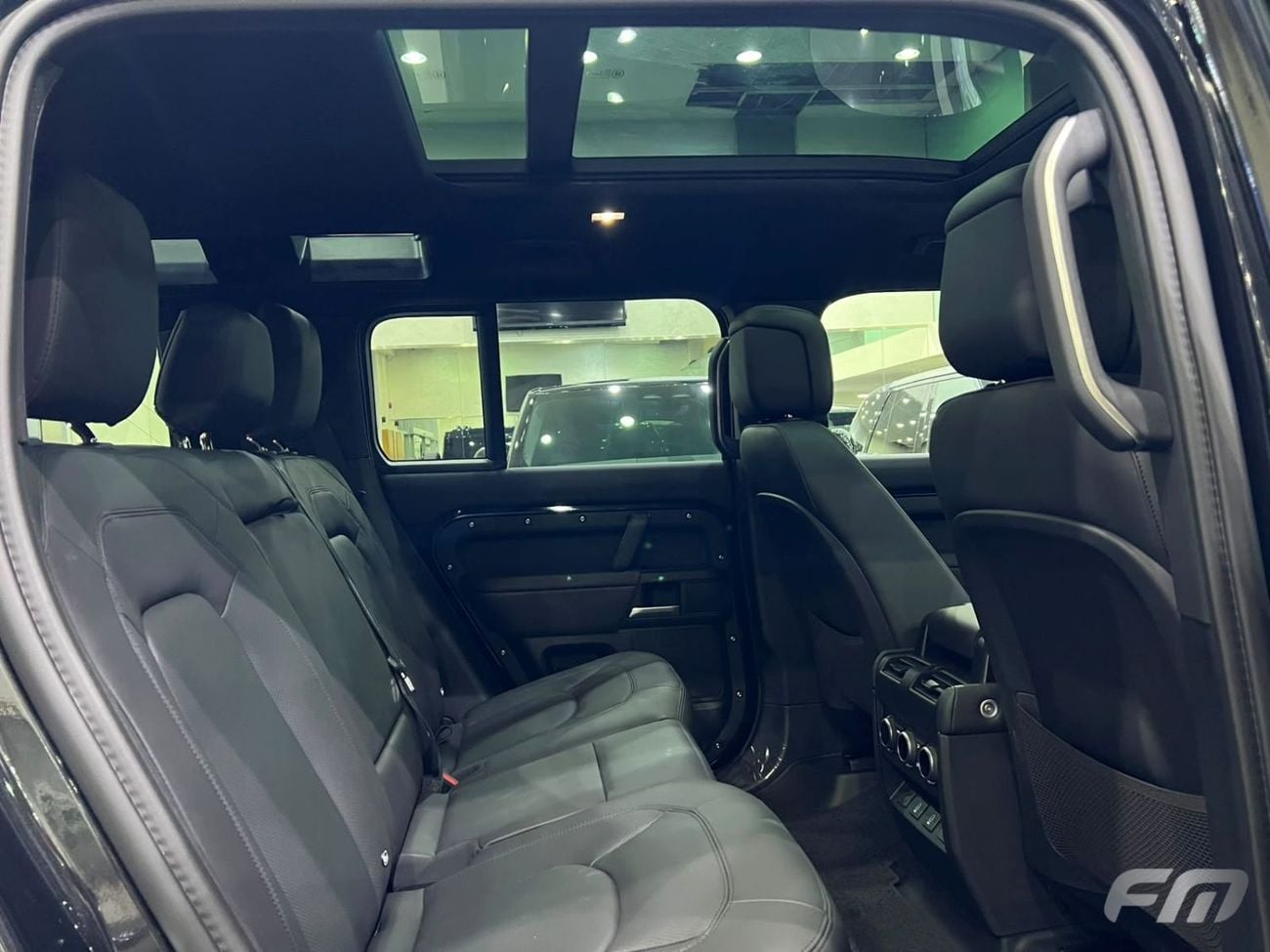 Land Rover Defender 110 X-DYNAMIC HSE P400