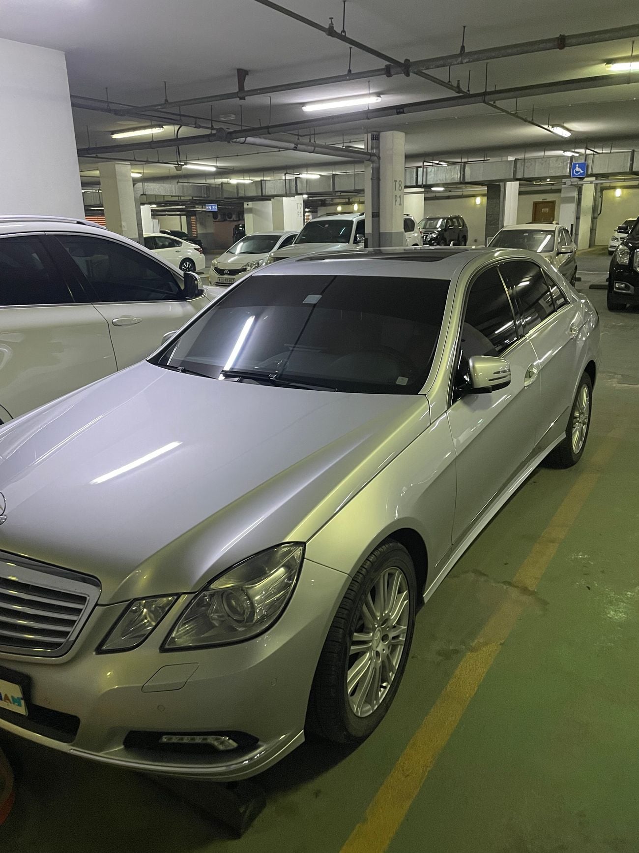 Mercedes Benz E300 AVANTGARDE SPORT