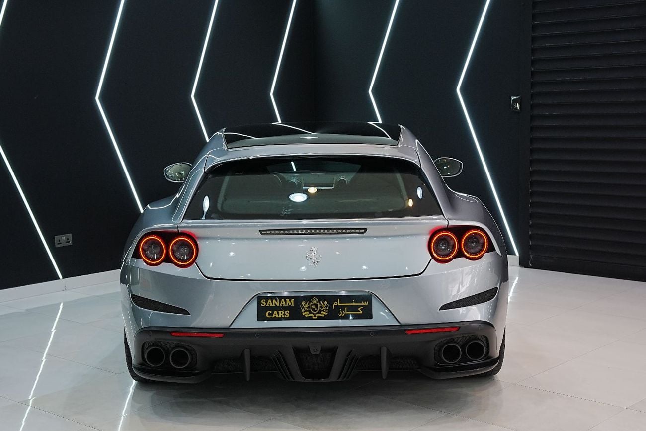 Ferrari GTC4 LUSSO T, Carbon Interior Pack, Passenger Display, Panoramic Roof, GCC Specs!!
