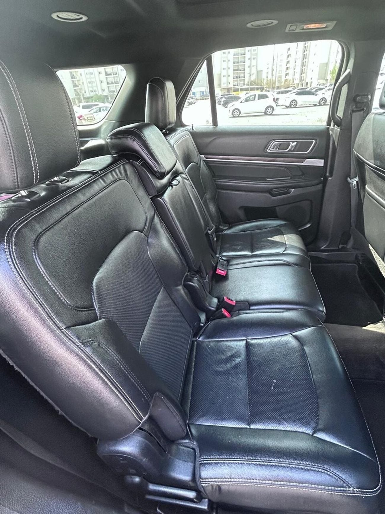 Ford Explorer LTD TOP 3.5L - 6 cyl SUV/CROSSOVER - AWD - 7 Seater - % Doors