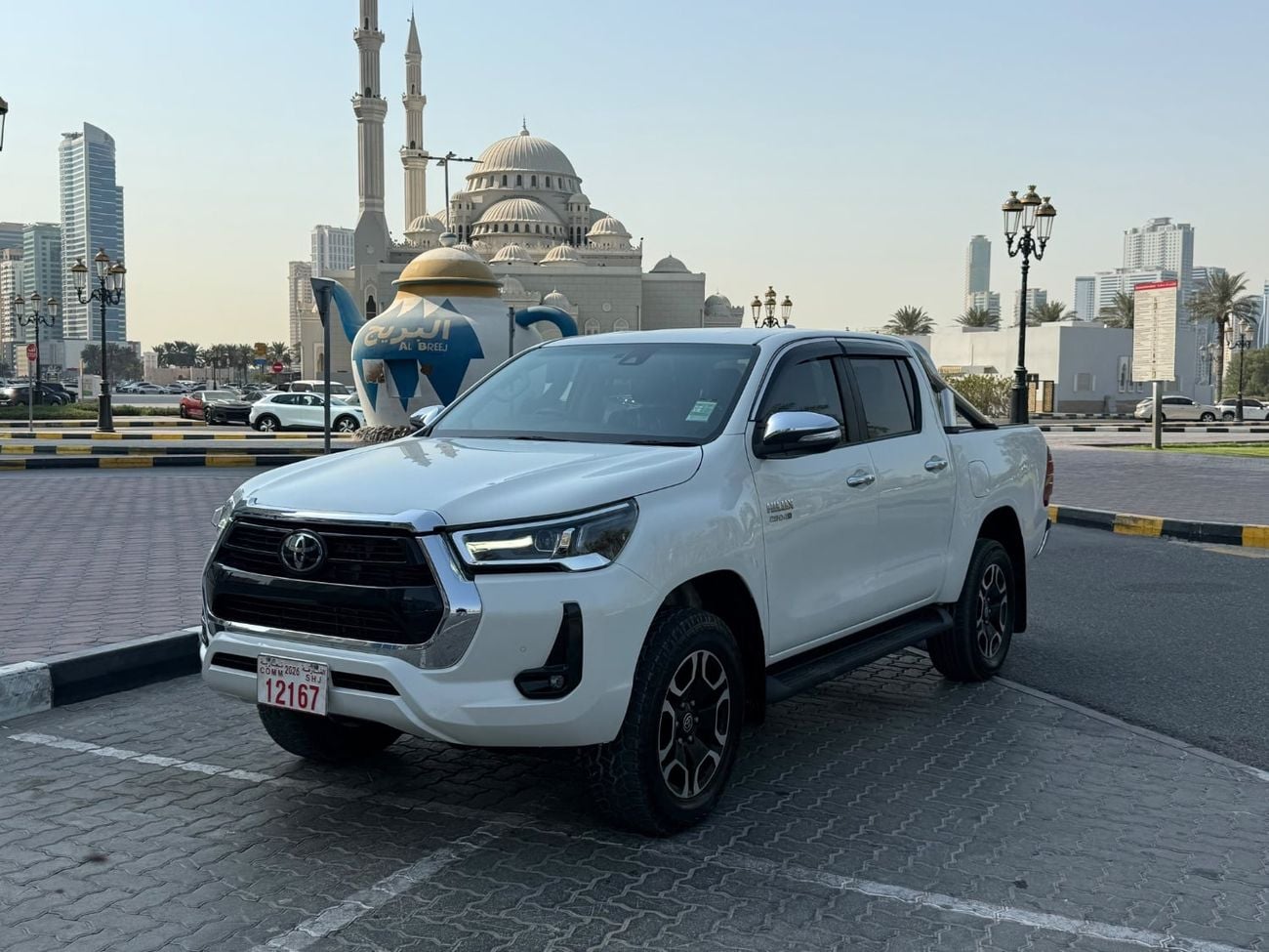 تويوتا هيلوكس Sr5