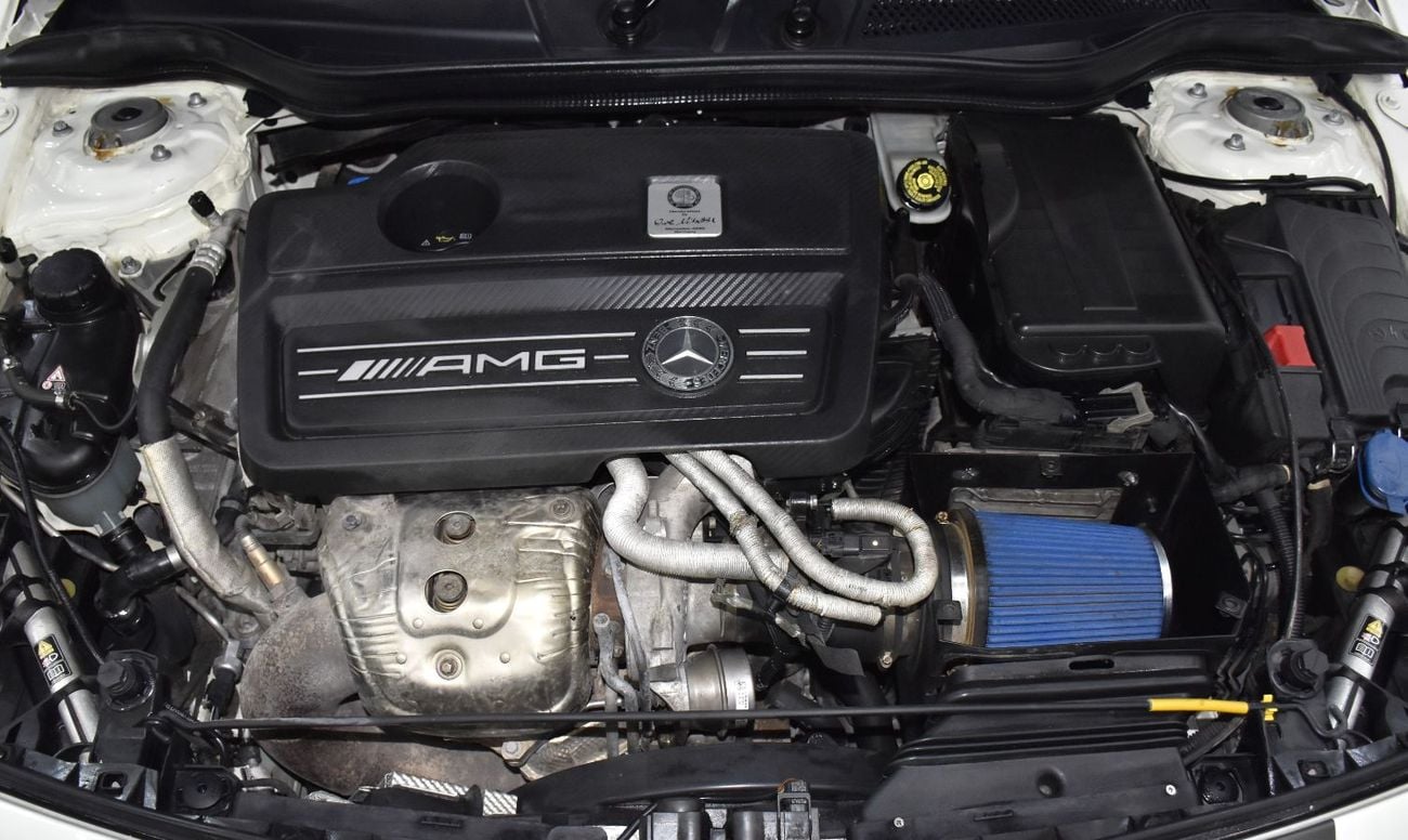 مرسيدس بنز A45 إيه إم جي عرض ممتاز لسيارة مرسيدس بنز A45 AMG 4Matic Edition 1 (موديل 2014) باللون الأبيض بمواصفات خليجية