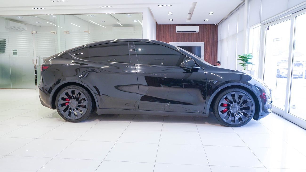تسلا موديل Y Performance (AWD)