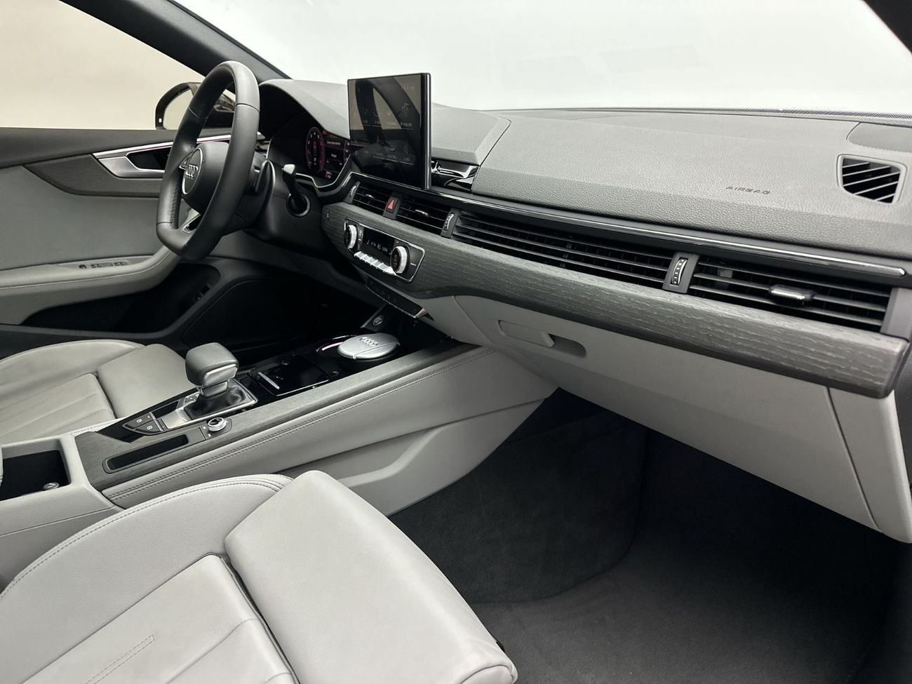 أودي A5 40 TFSI S-LINE (Ref# 055633)
