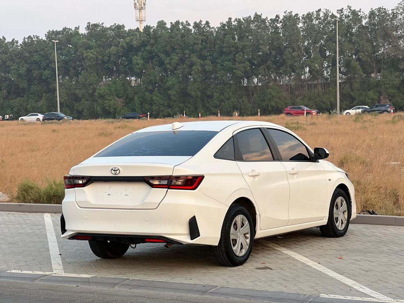 Toyota Yaris E