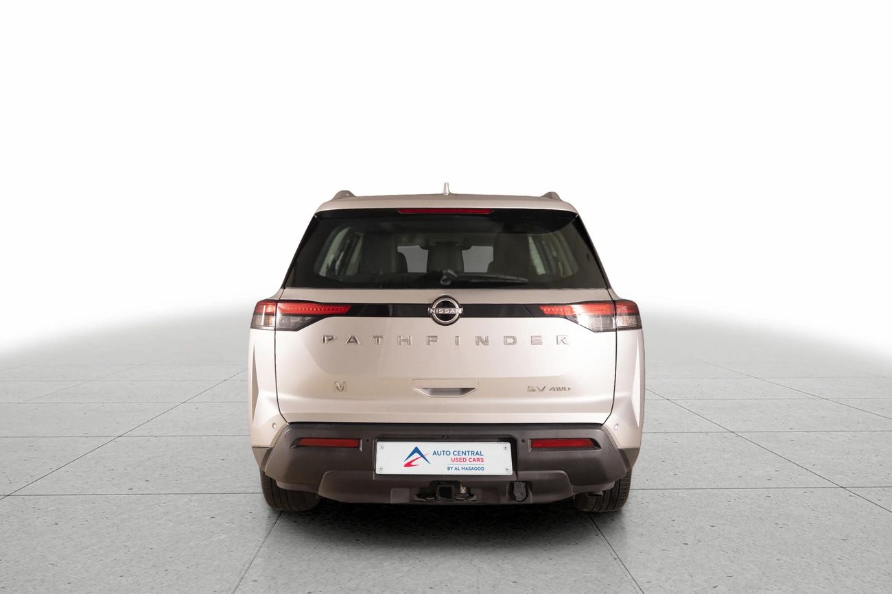 Nissan Pathfinder SV 3.5