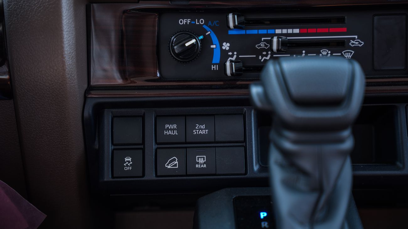 Toyota Land Cruiser 70