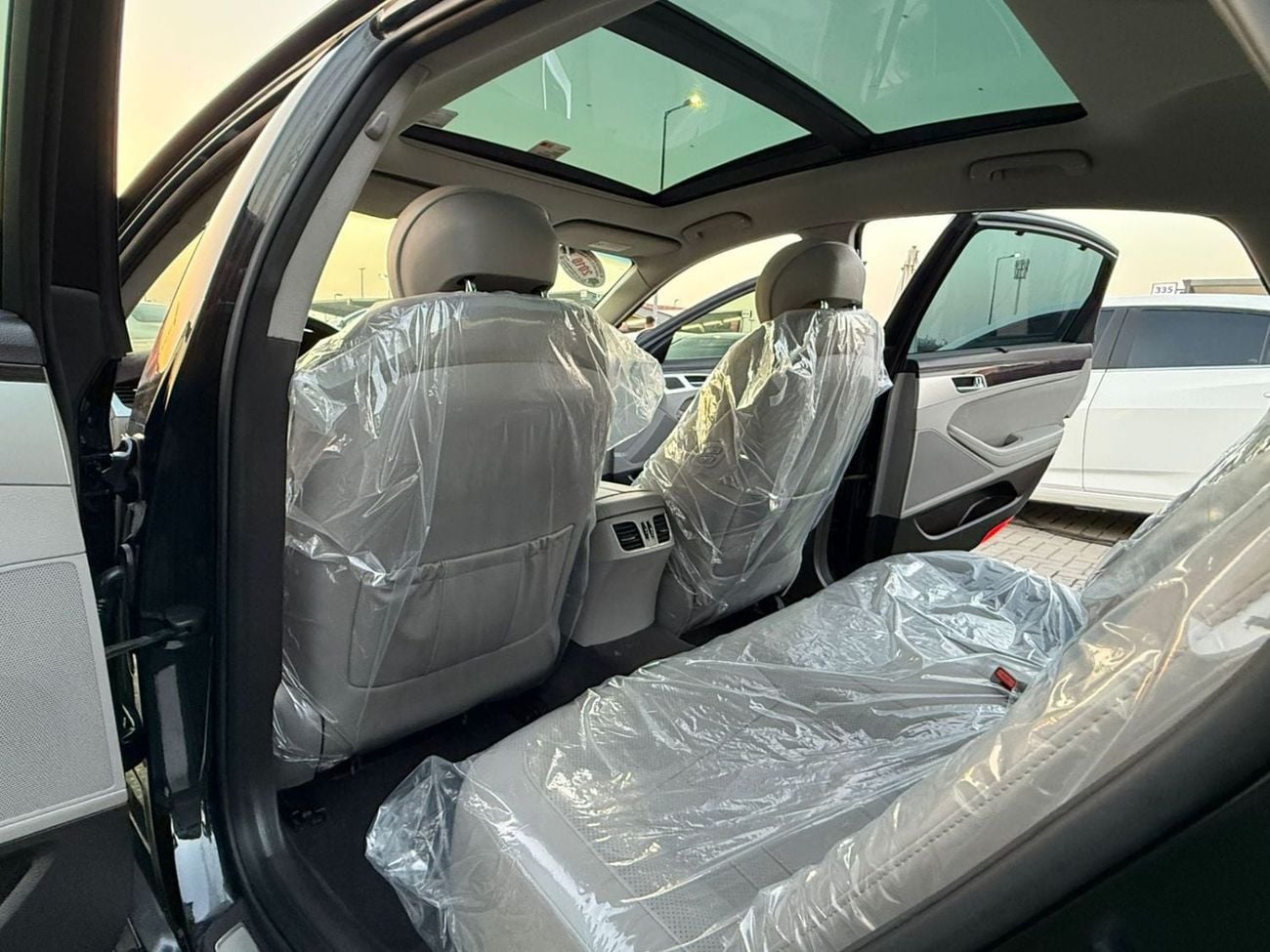 Hyundai Genesis PLATINUM first owner, two original keys