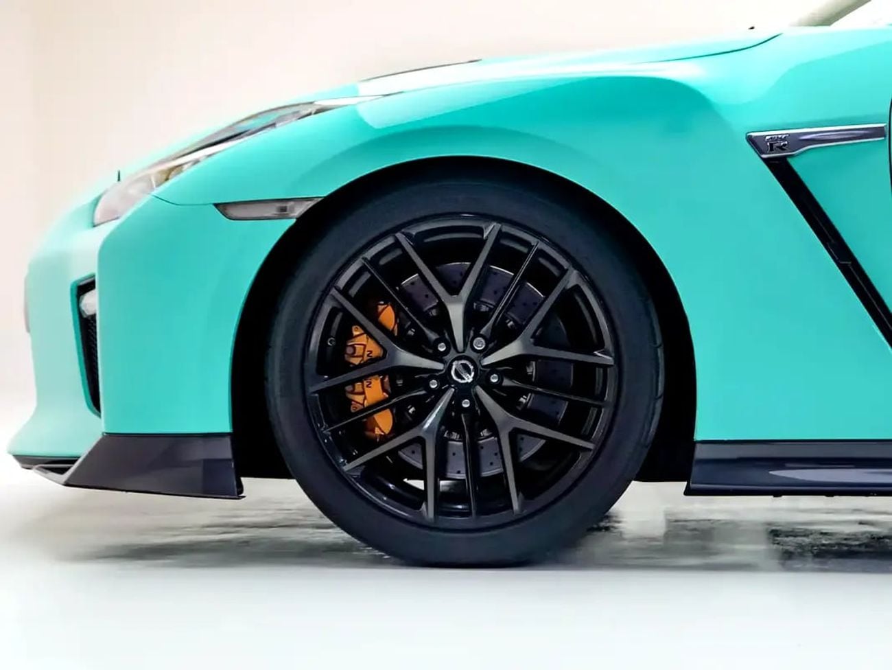 نيسان جي تي ار Coupe | GCC Specs | Full Dealer Service History - No Modifications are done
