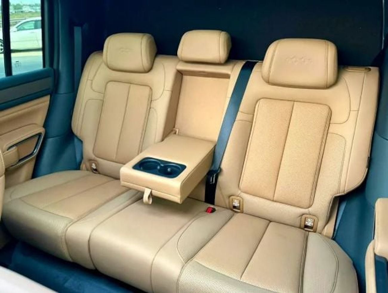 BYD Leopard 5 ULTRA ECTB - 5. BYD Leopard 5 Ultra – 1.5L Hybrid Auto – Black with Brown