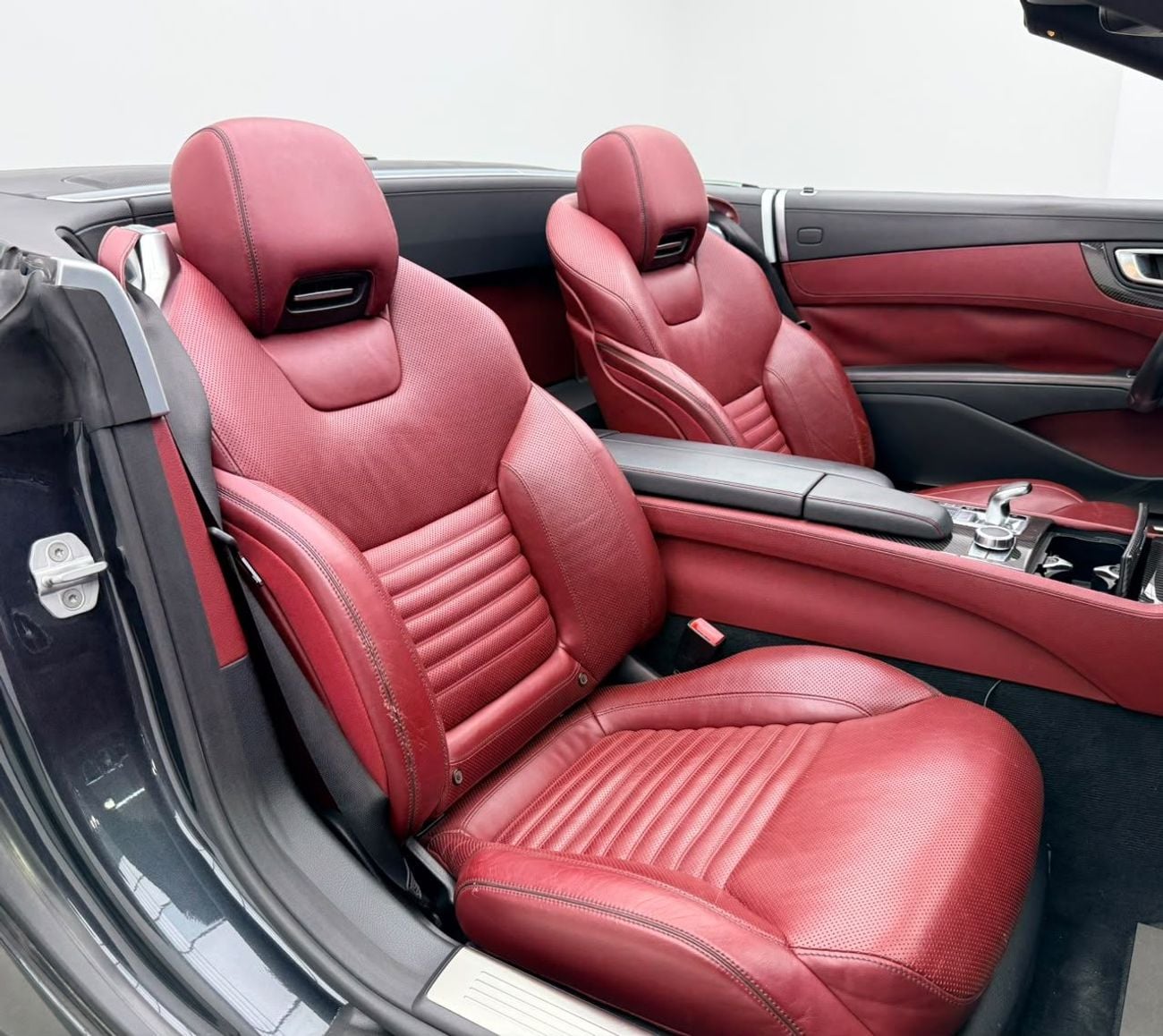 مرسيدس بنز SL 500 ستاندارد 2013 Mercedes-Benz SL 500 AMG Styling Package, Full Service History, GCC Specs.