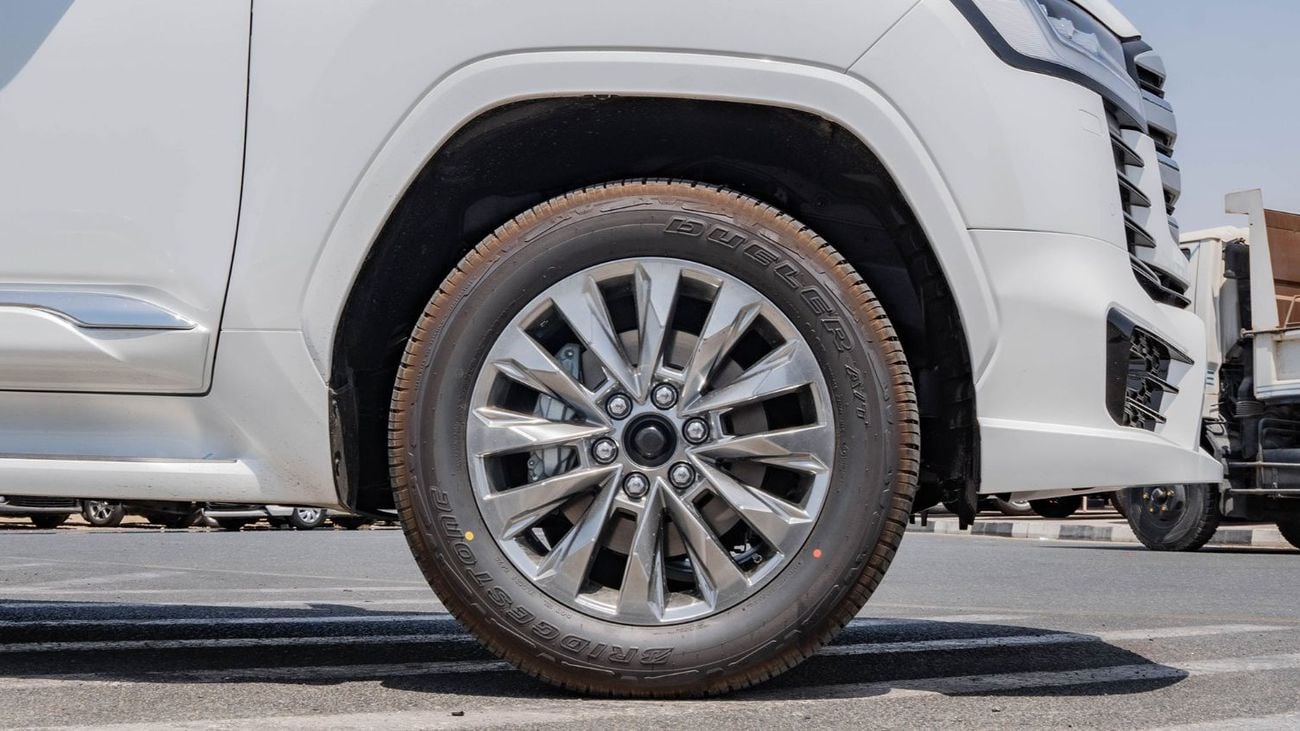 تويوتا لاند كروزر VXR 2026 Toyota Land Cruiser VXR 3.5L Twin Turbo AT Petrol (White-red)