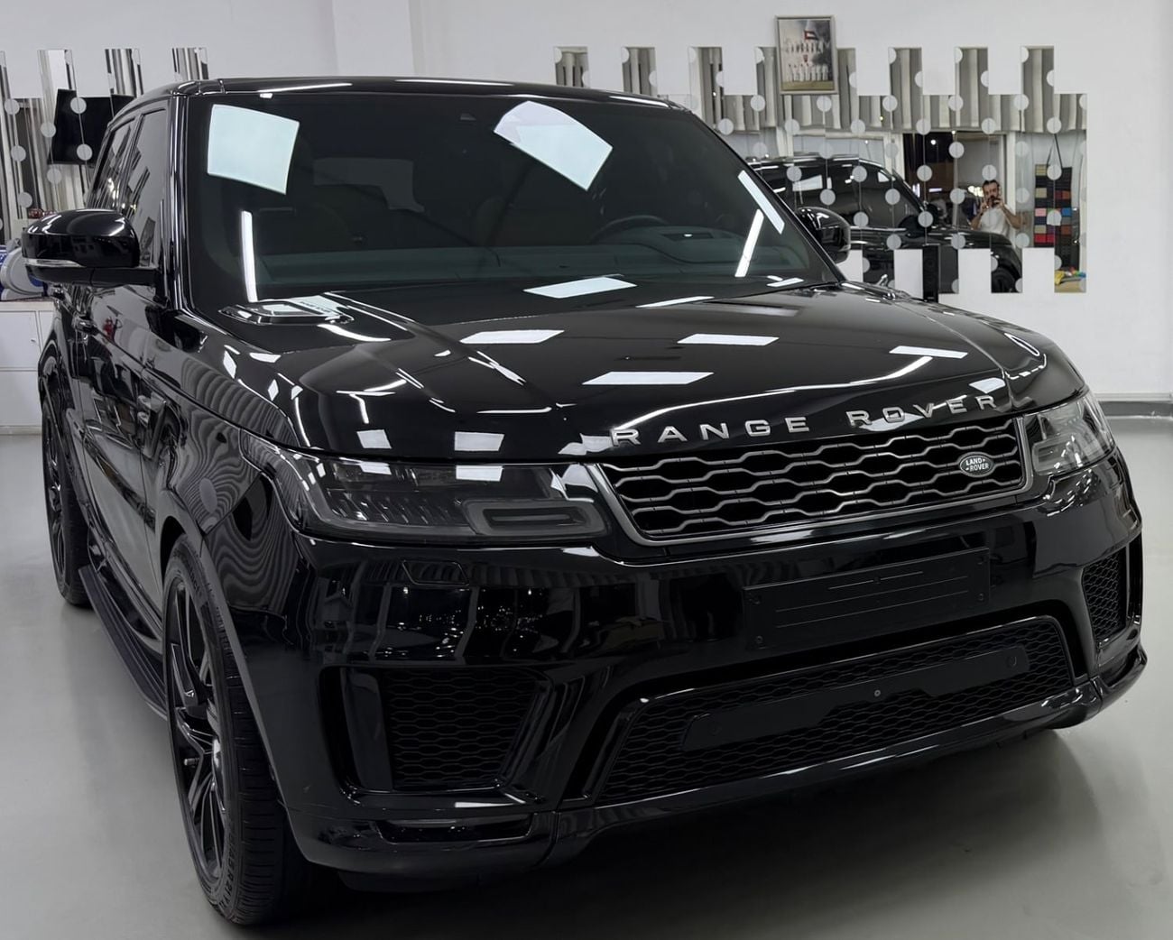 Land Rover Range Rover Sport HSE DYNAMIC GCC .. FSH .. HSE .. V8 .. Dynamic .. Perfect Condition
