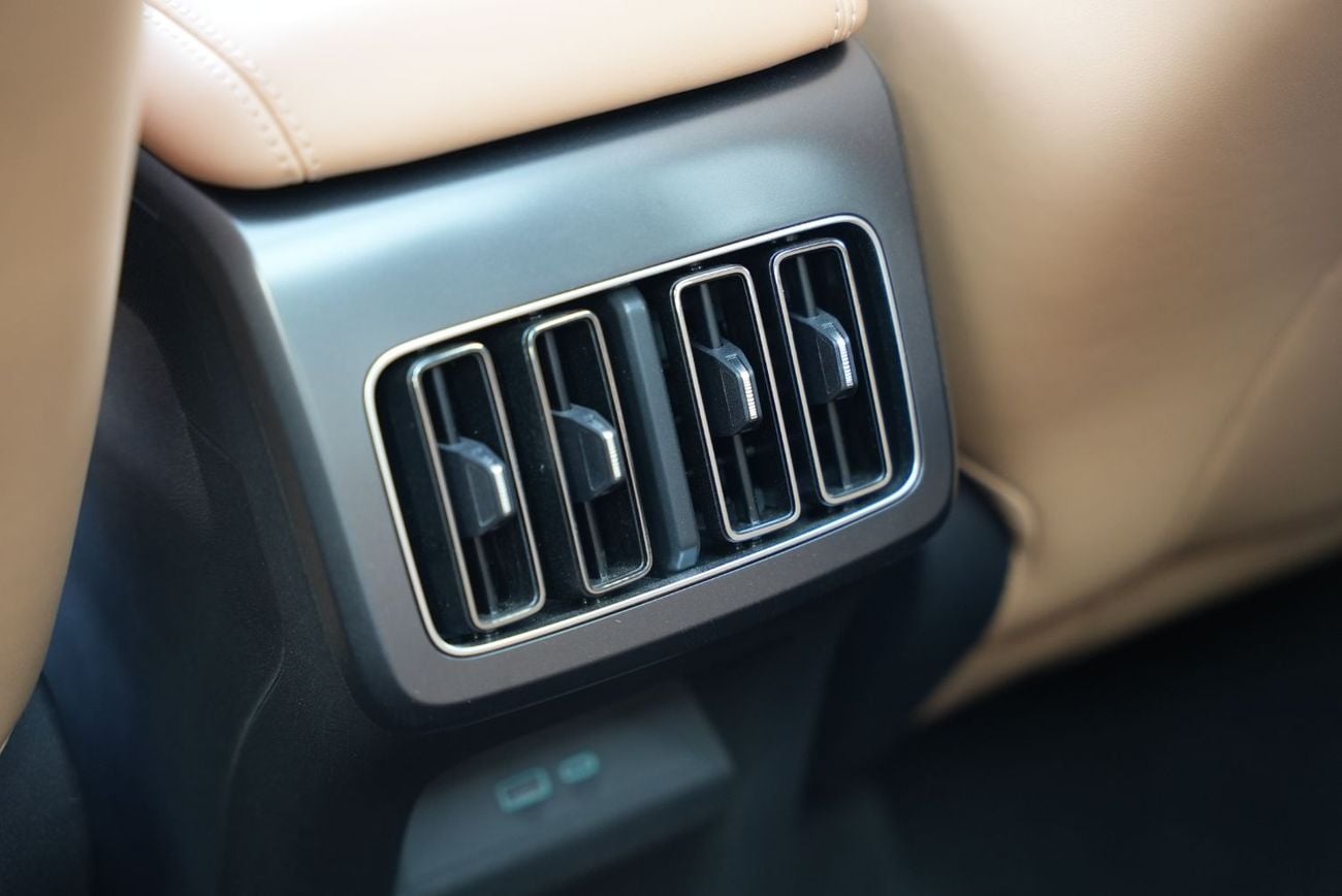 BYD Song L STANDARD 2025 BYD Song L DM-i 112KM Surpass Smart Driving Edition