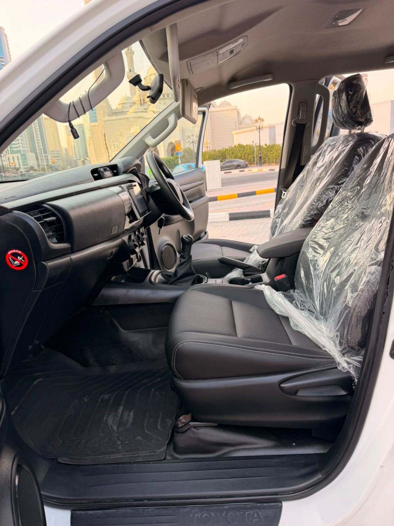 Toyota Hilux GLX Toyota Hilux 2018Model 2.8 Diesel 4x4 Manual gear colour white interior black leather seats Electric