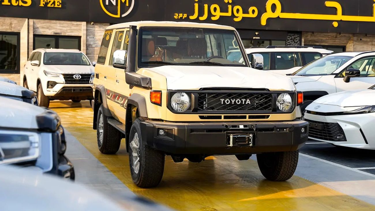 Toyota Land Cruiser 70 LC76 LX 4.0L A/T GCC Specs SAUDI