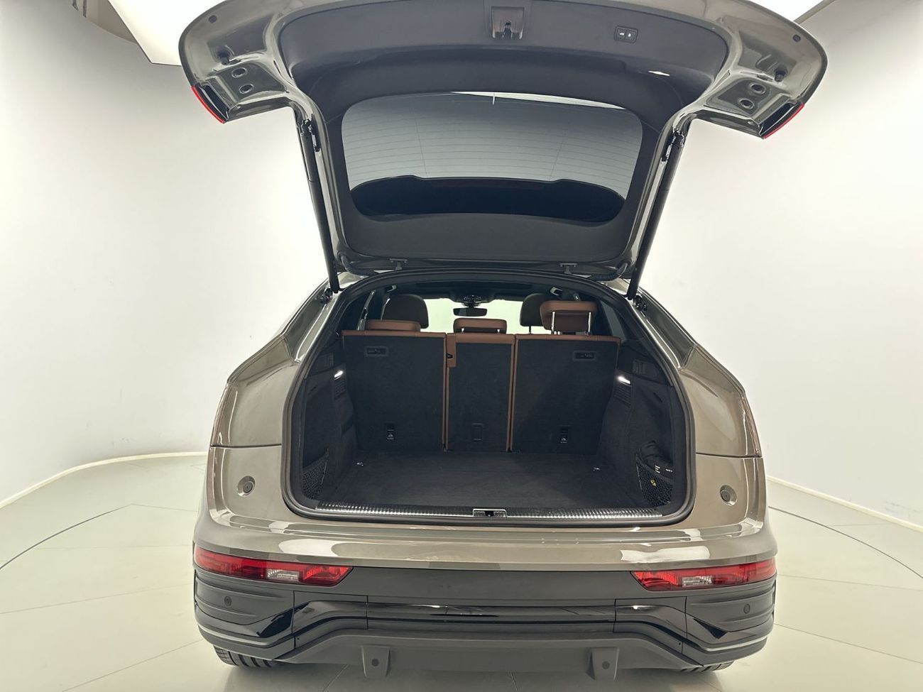 أودي Q5 45 TFSI S-LINE quattro 249hp (Ref# 89770)