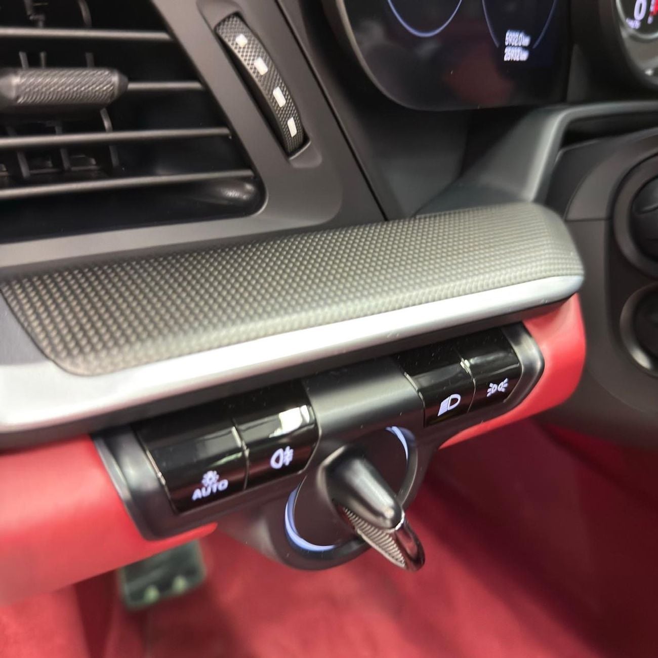 Porsche 911 TURBO GCC under warranty