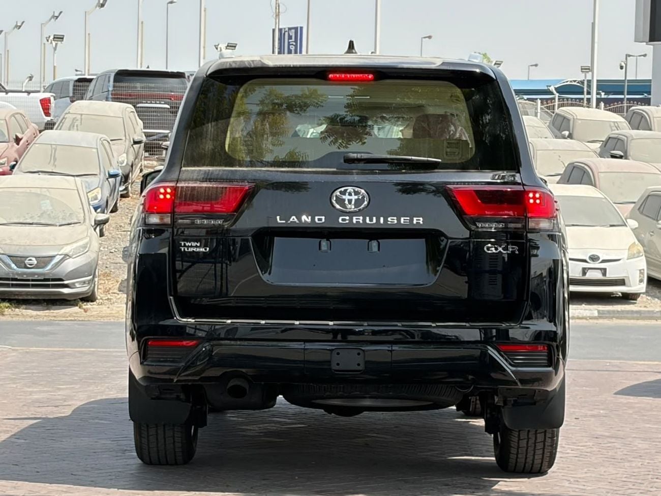 Toyota Land Cruiser GXR LC300 GXR TWIN TURBO | 3.5L V6 PETROL | POWER WITH LEATHER SEATS | JBL SPEAKERS | RADAR | HEADRESR