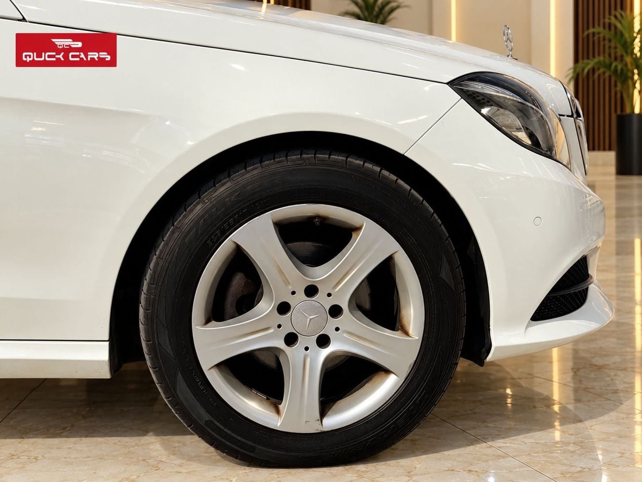 مرسيدس بنز E200 ستاندارد أرخص سيارة مرسيدس بنز E200 موديل 2014 | مواصفات خليجية | 260,000 كم | بحالة ممتازة
