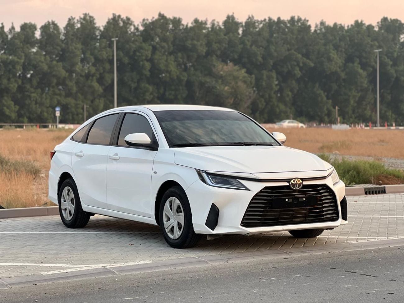 Toyota Yaris E