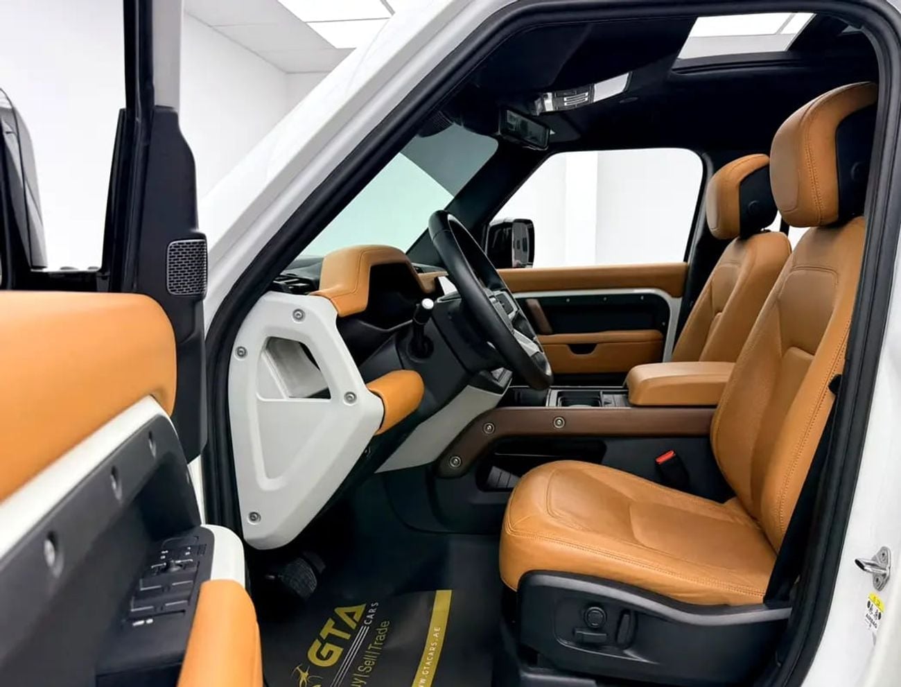 Land Rover Defender 110 HSE P400, LR Warranty, Full LR Service History, Fully Loaded, GCC