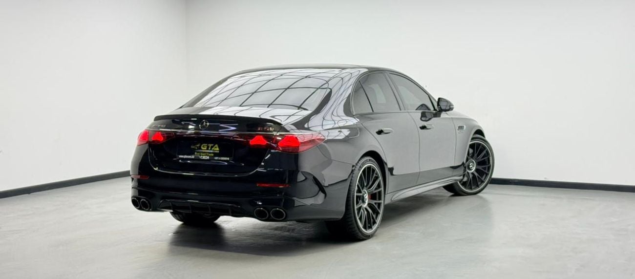 مرسيدس بنز E 53 AMG 4MATIC+ HIGH مرسيدس بنز E53 S AMG موديل 2026، ضمان مرسيدس بنز حتى 2030، مقصورة داخلية من ألياف الكربون، عداد كيلو