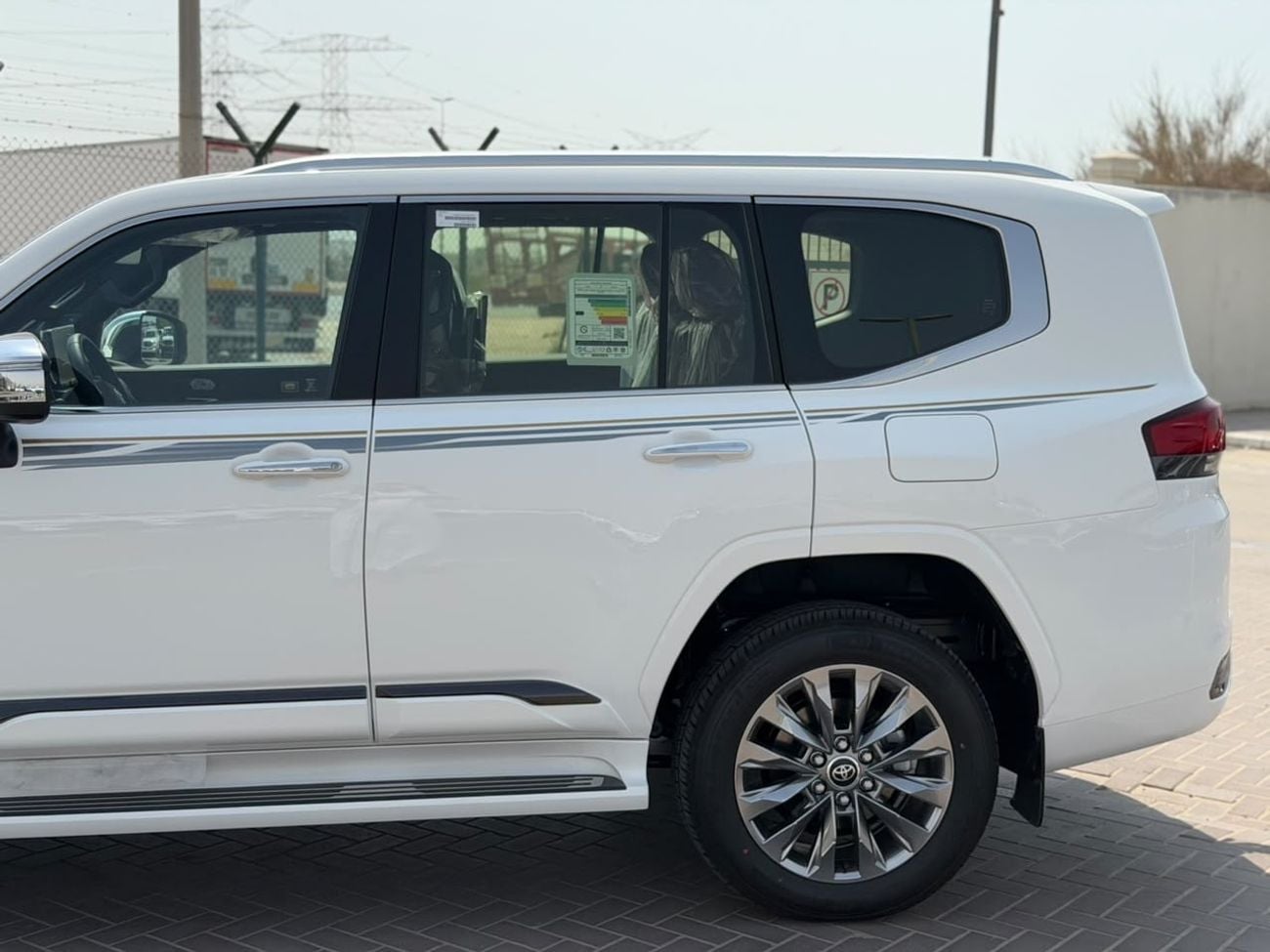 Toyota Land Cruiser VXR Toyota LC300 VXR 3.5 hybrid 2026 full option GCC