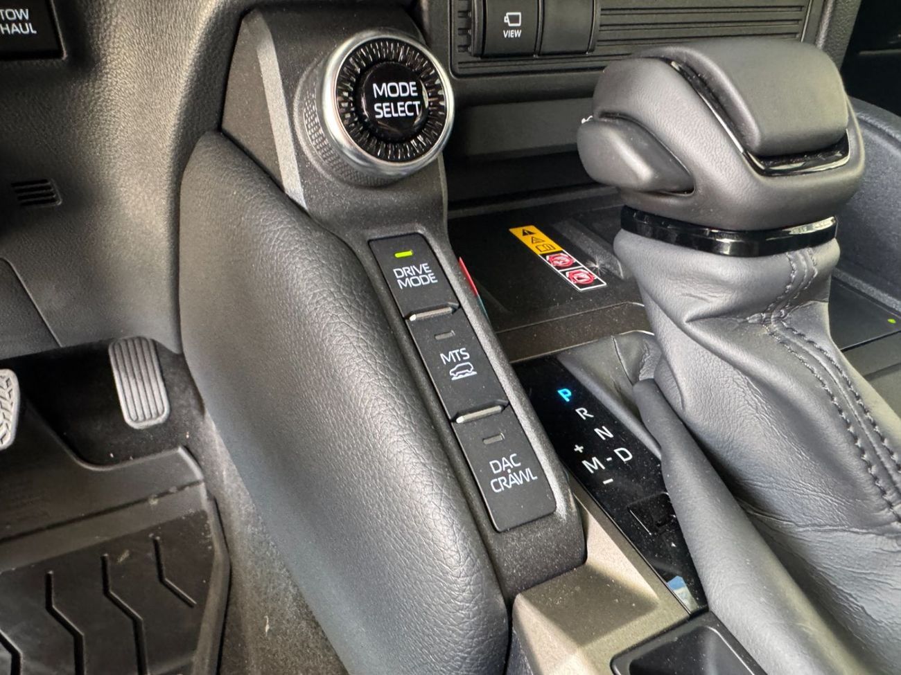 Toyota Prado PREMIUM 2026 TOYOTA PRADO HYBRID 2.4T **EXPORT ONLY**التصدير فقط خارج الخليج***
