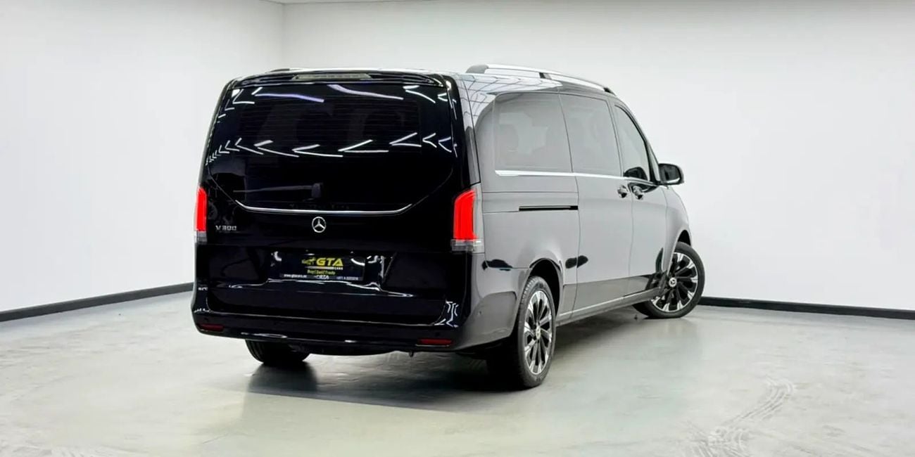 Mercedes Benz V300 V300, Mercedes Warranty + Service Pack, Full MB Service History, Low Km, GCC