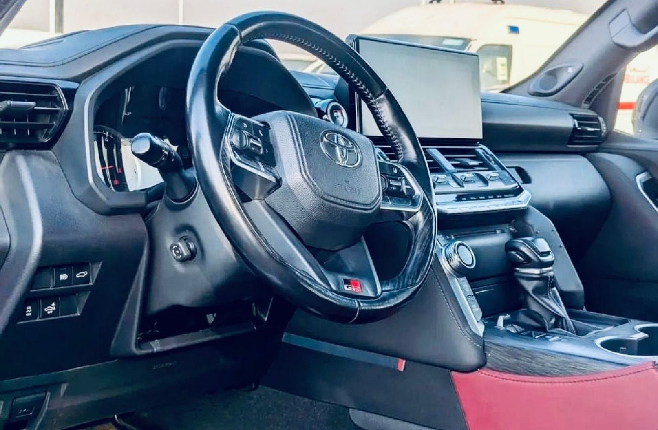 تويوتا لاند كروزر GR SPORT Diesel 3.3L