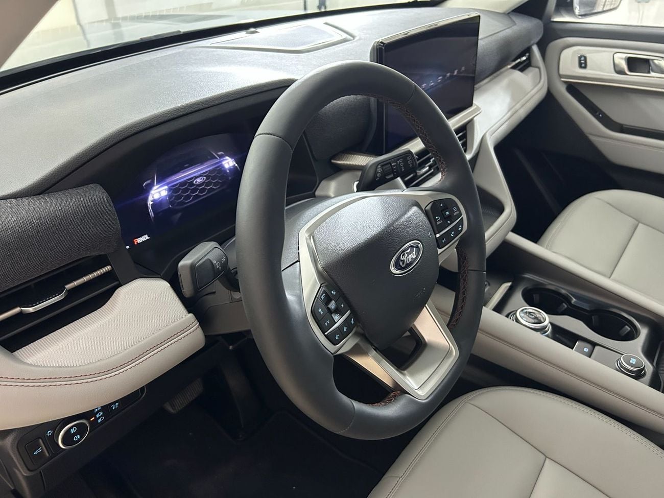 فورد إكسبلورر ACTIVE COMFORT PACKAGE معرض سيارات القوز EX-E3325/AL TAYER MOTORS/AL QOUZ