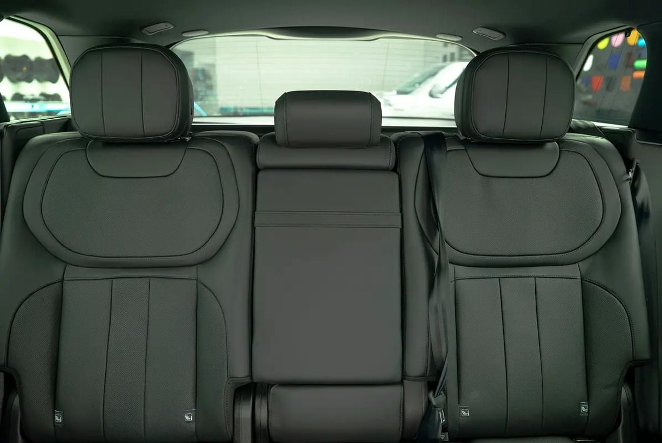 Land Rover Range Rover Sport HSE DYNAMIC P440e Plug-In Hybrid | 19,000 KM | Black Contrast Roof