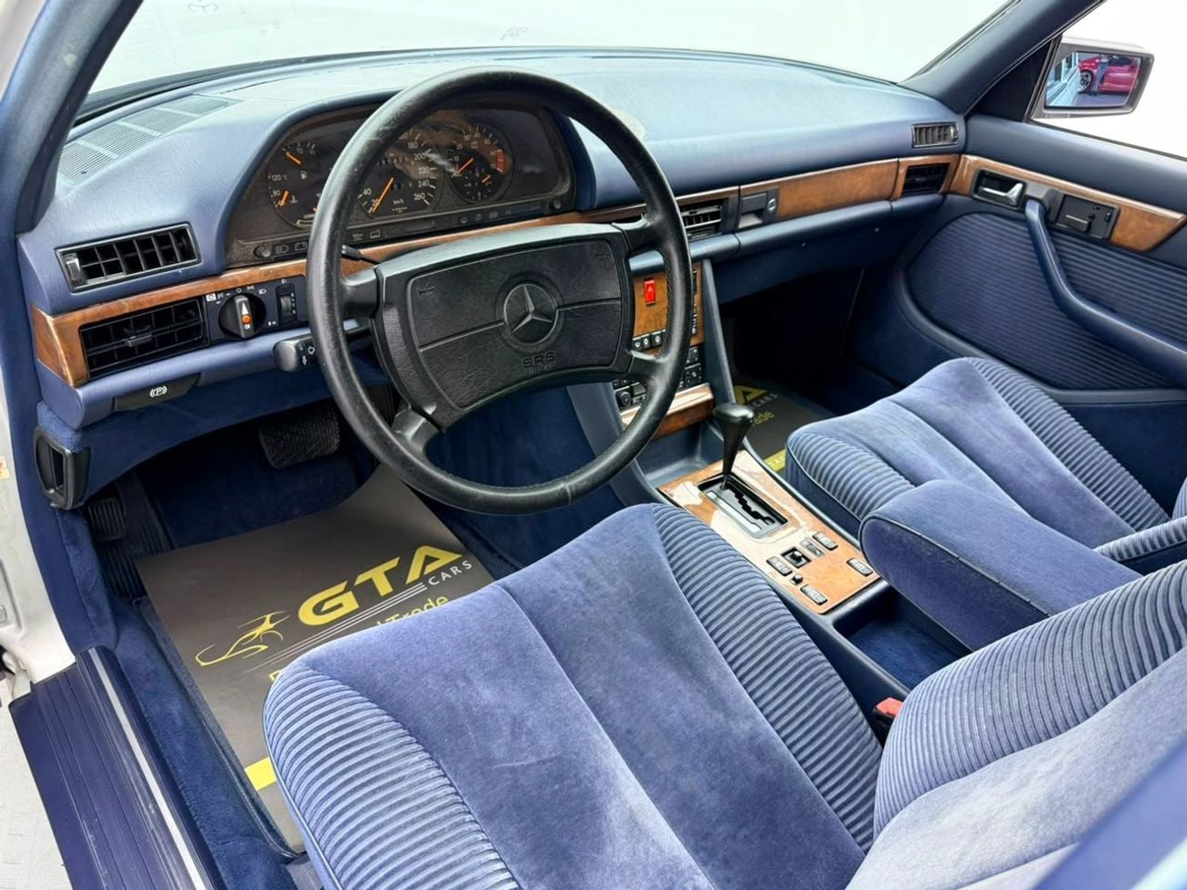 Mercedes Benz 560 SEL 1989 Mercedes-Benz 560 SEL, Excellent Condition, Japanese Specs.