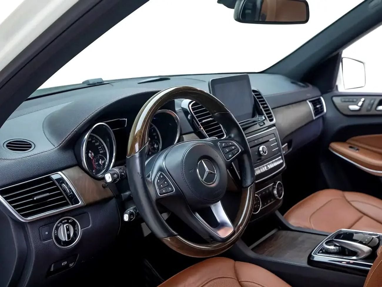 Mercedes Benz GLS500 GLS 500 | GCC Spec