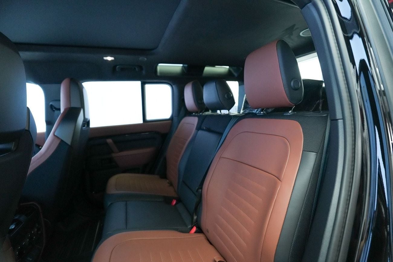 Land Rover Defender 110 OCTA P635 Black Edition