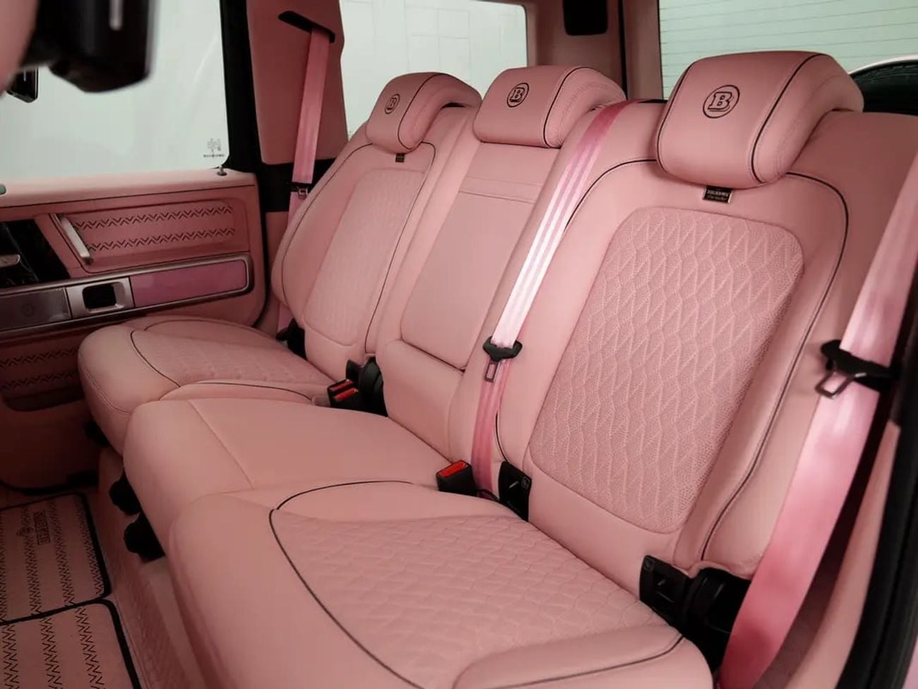 Mercedes Benz G63 AMG STANDARD EXCLUSIVE G63 AMG | WARRANTY | Pink Leather Interior | Carbon Exterior Package