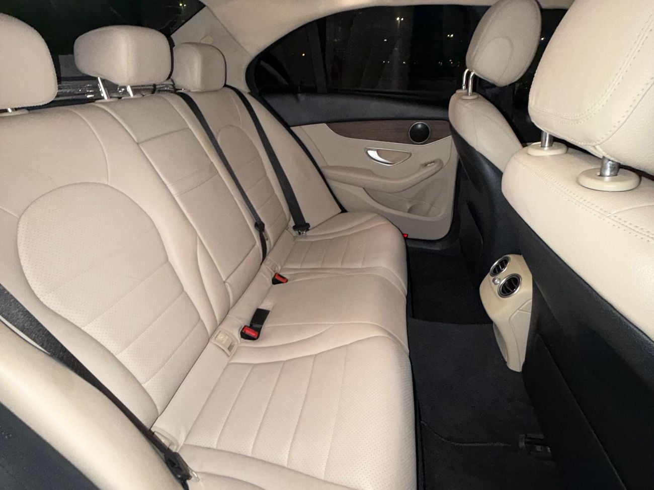 Mercedes Benz C300 STANDARD