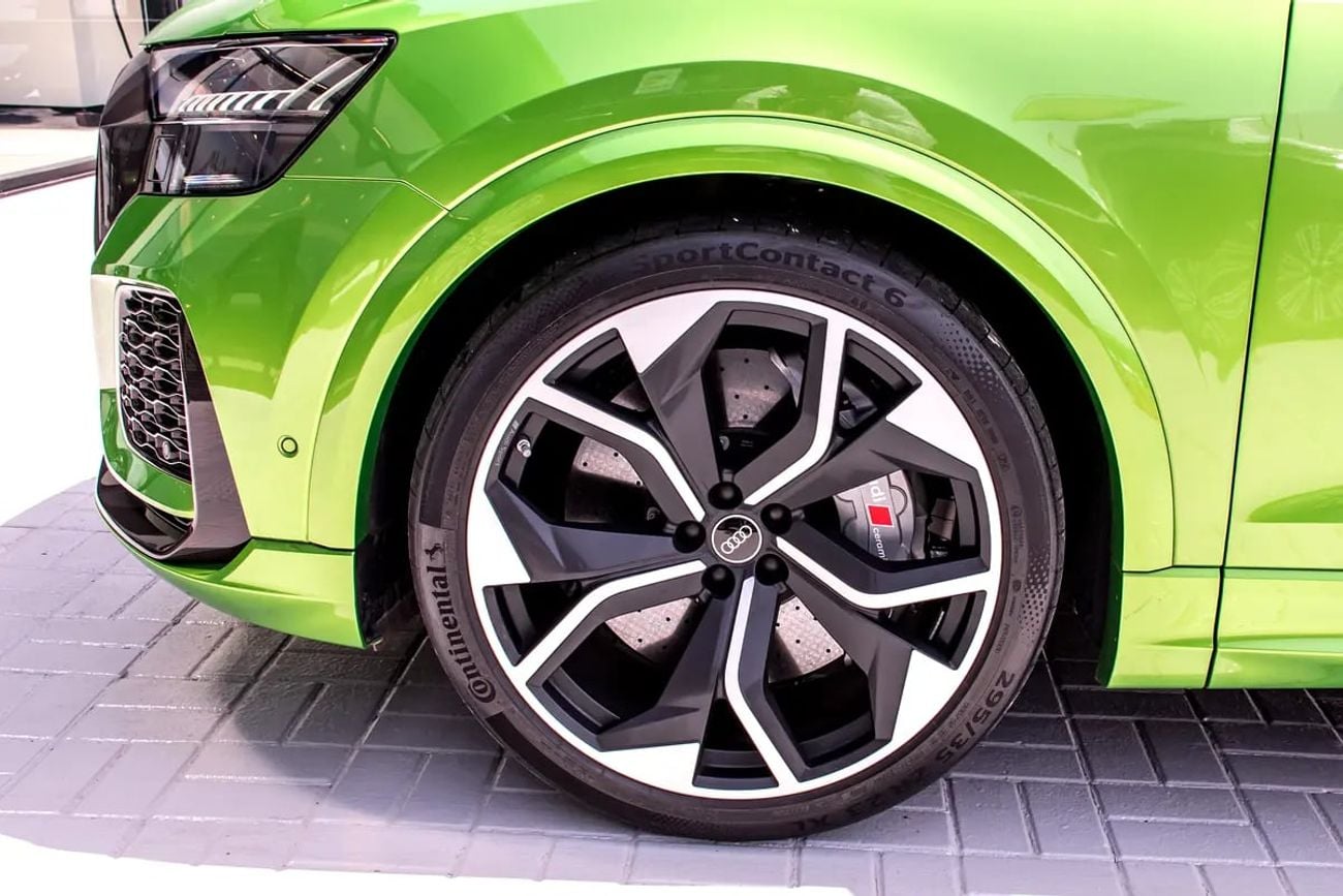 Audi RSQ8 4.0 TFSI quattro Carbon Black Edition - Japanese Specs