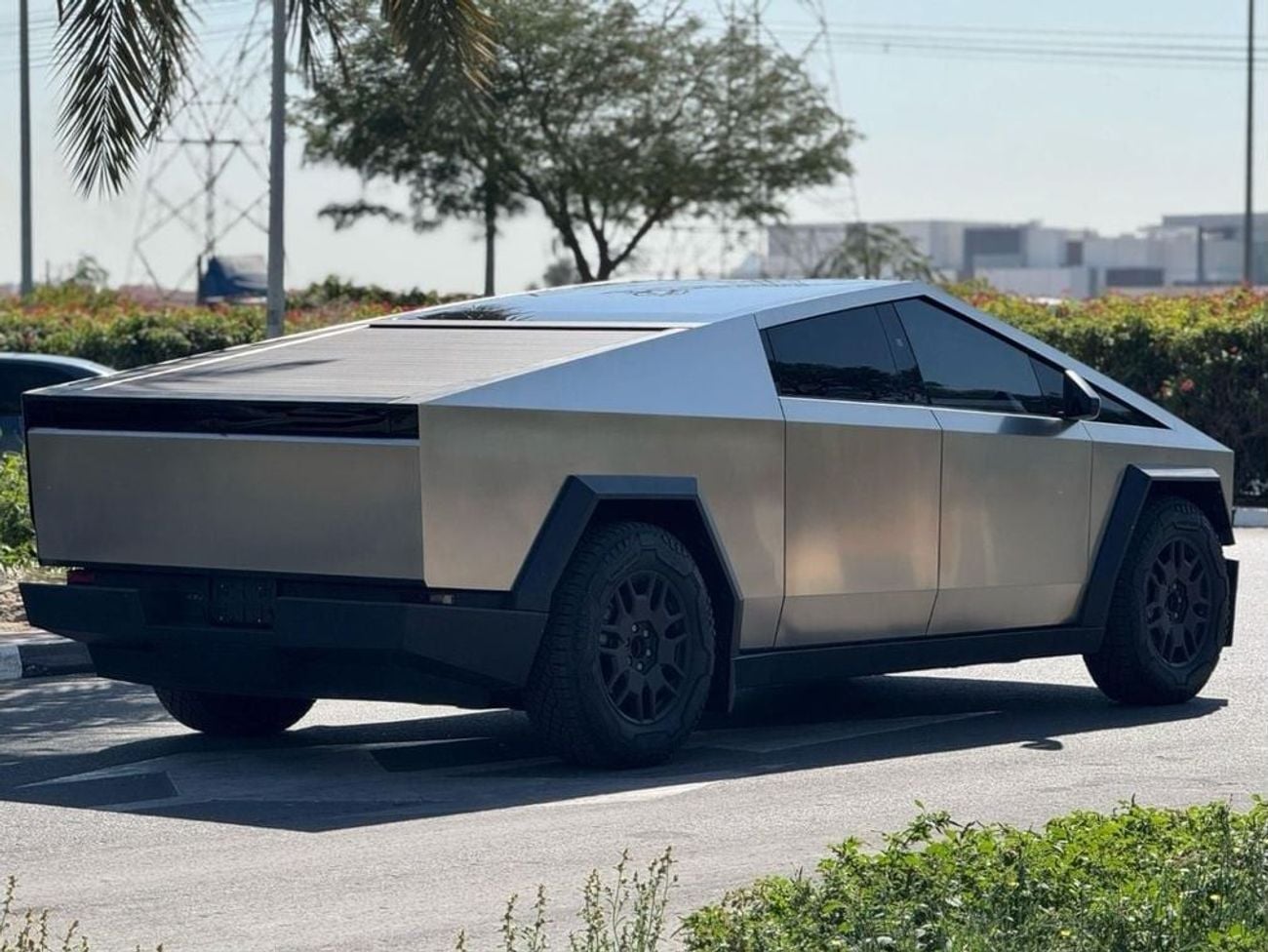 تسلا سايبرتراك فاونديشن سيريز AWD AMERICAN SPEC NEAT AND CLEAN