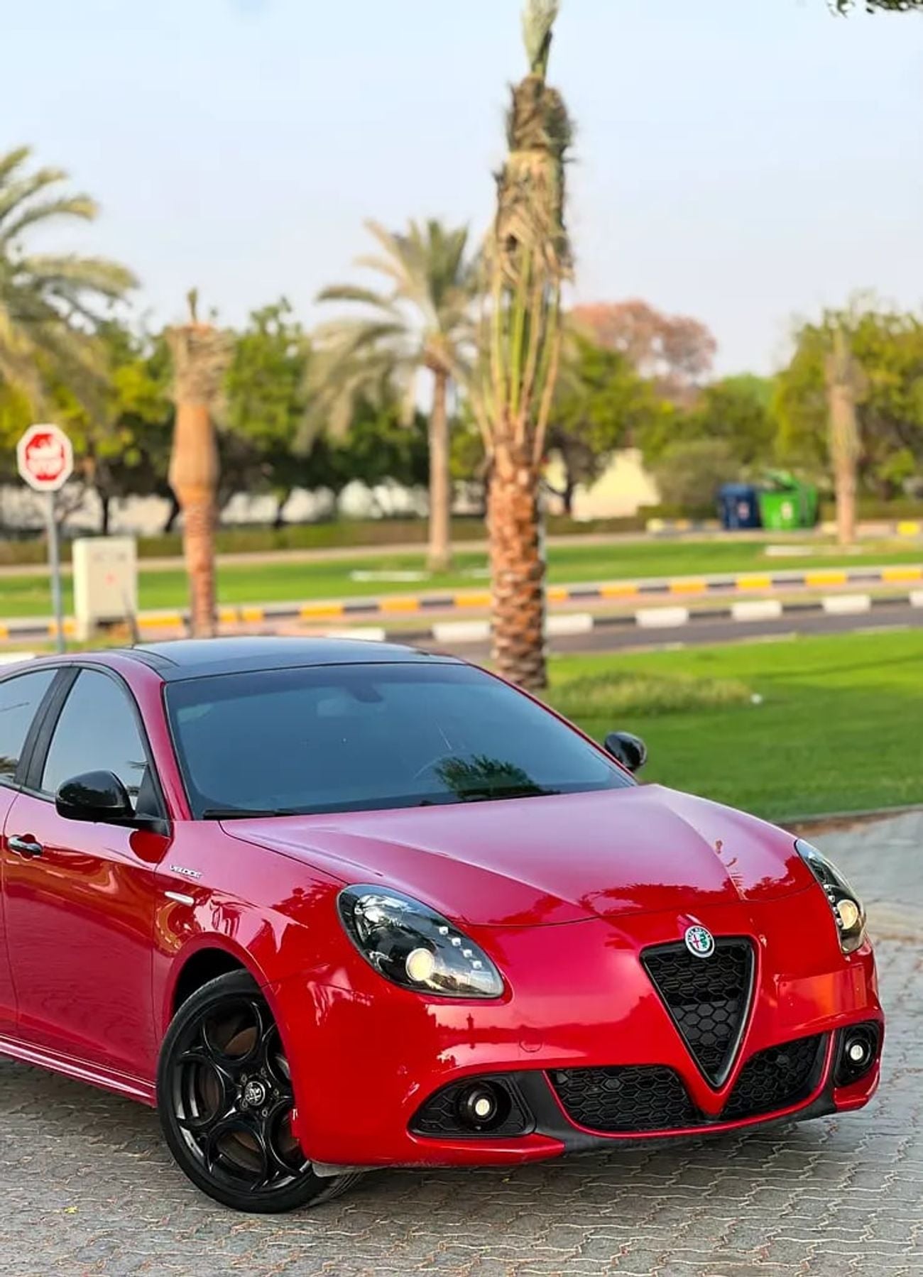 ألفا روميو جوليتا Stunning Mid Option | GCC Specs | Well Maintained