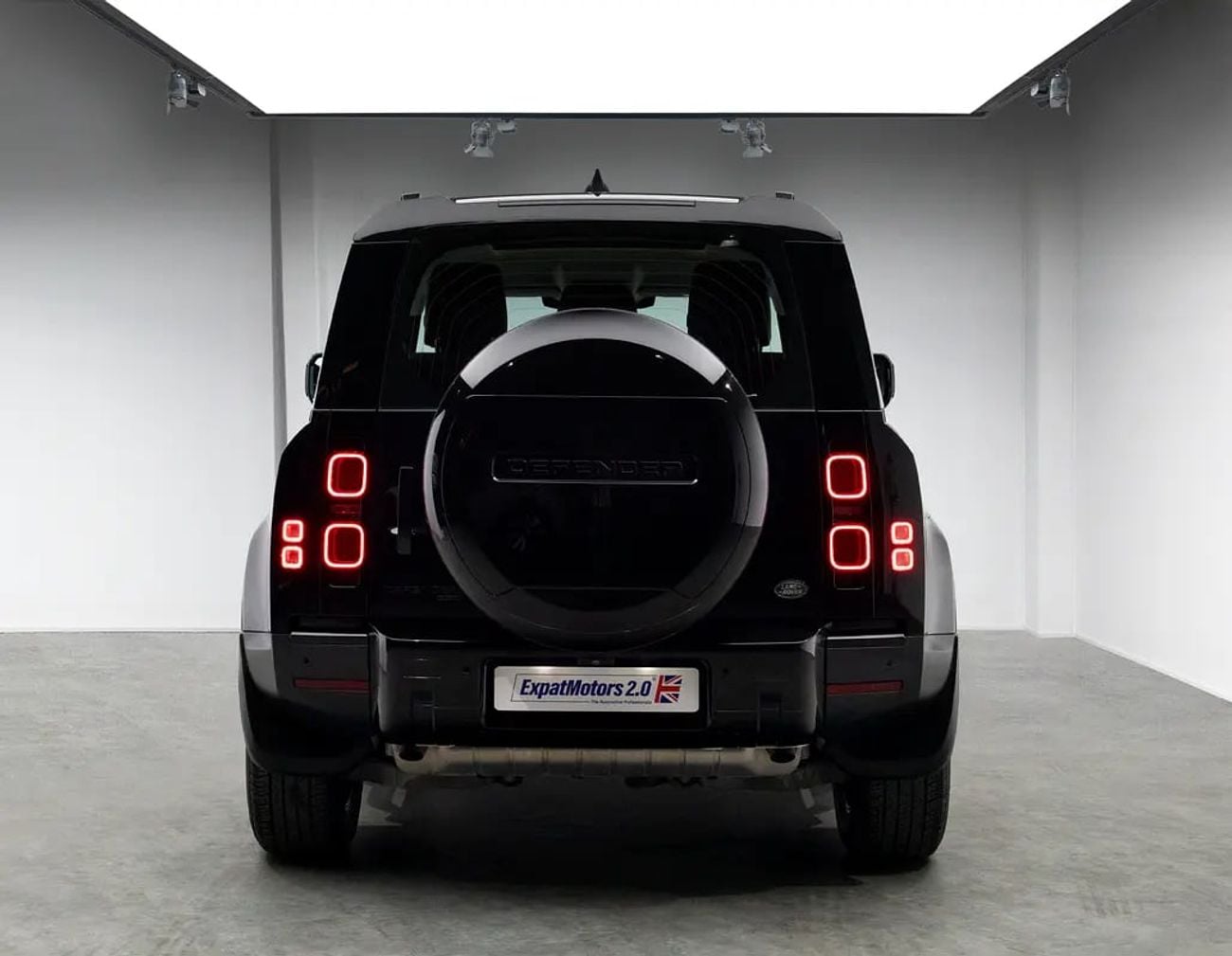 لاند روفر ديفندر Warranty until • FDSH • GCC Spec